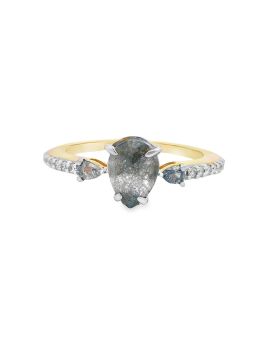 Pear Three Stone S+P Ring Yellow